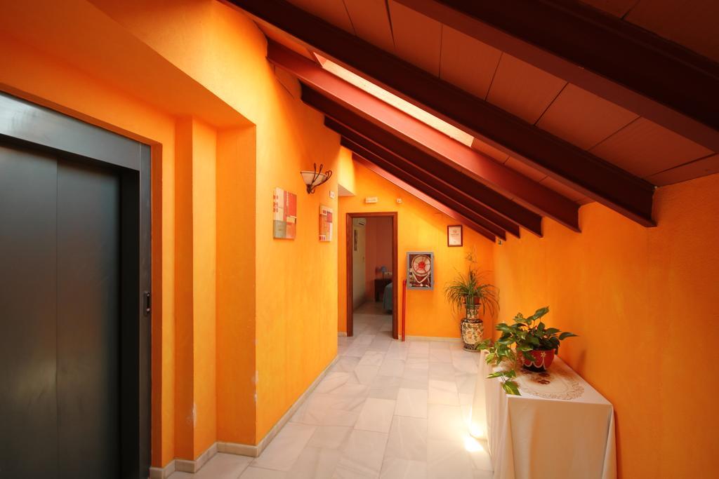 Hostal Niza San Juan Del Puerto Eksteriør bilde