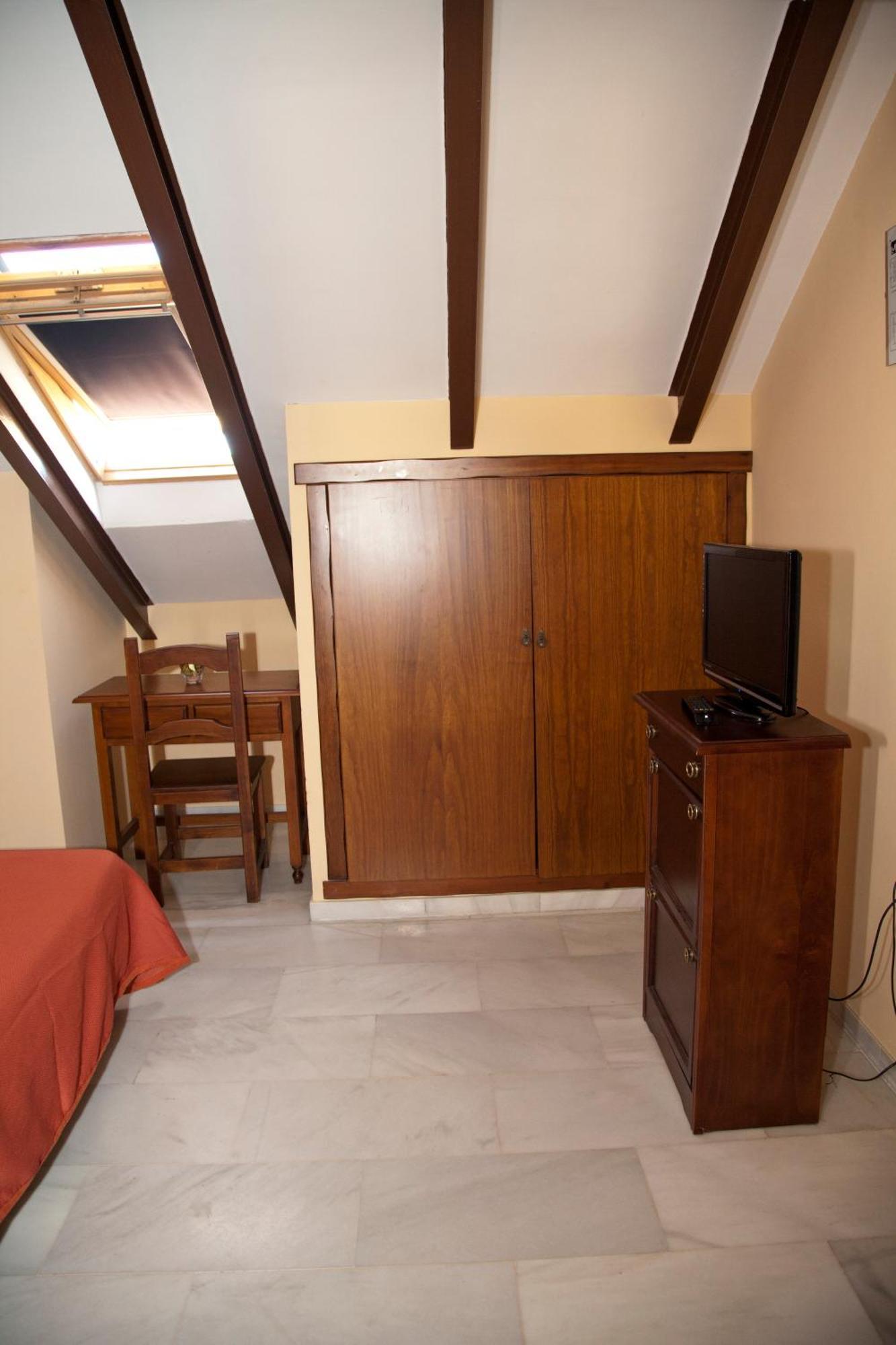 Hostal Niza San Juan Del Puerto Eksteriør bilde